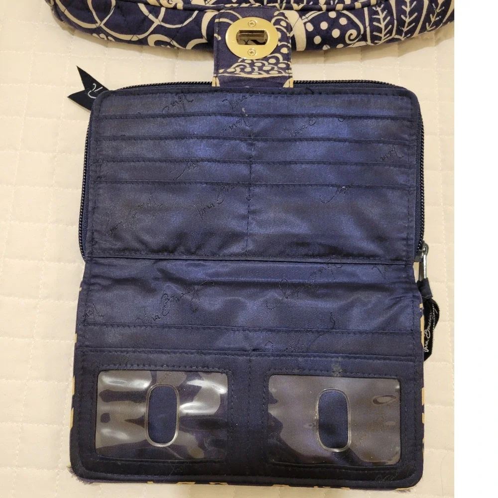 Vera Bradley Navy White Twirly Birds Floral Paisley Quilted Turnlock Wallet Fair